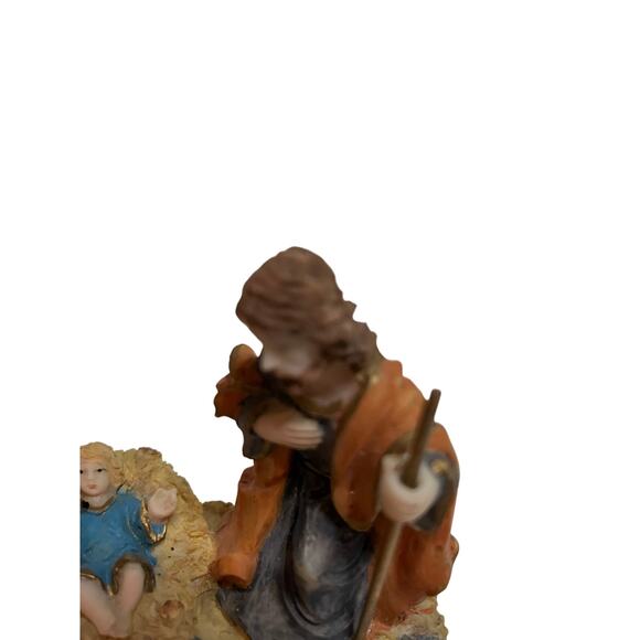 Intricate 2000 carved‎ Nativity Scene with hovering Angel 6" wide - Picture 2 of 5